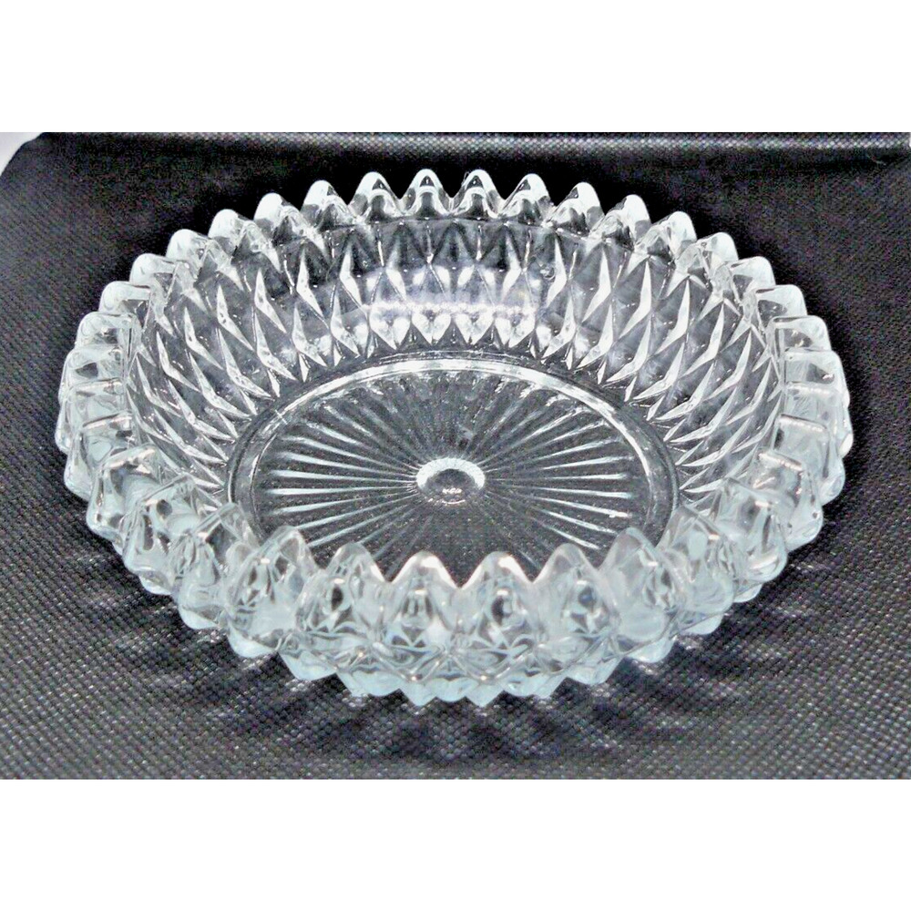 Crystal Diamond Glass 5.25 in Round Trinket Nut Candy Dessert Dish Tray Bowl VTG